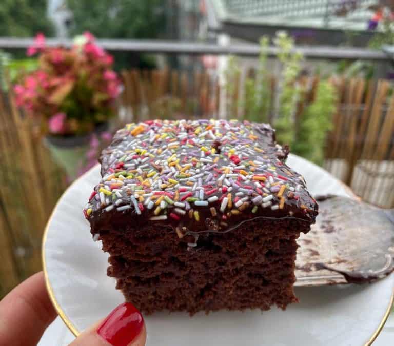 עוגת שוקולד יוגורט טבעונית – רכה נימוחה ואוורירית, טעימה ובריאה