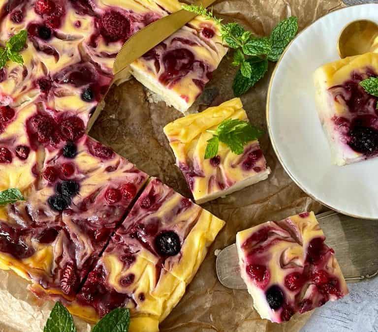 עוגת גבינה טבעונית – חיתוכיות גבינה ופירות יער, ללא גלוטן ושמן