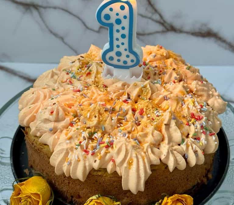 עוגת גזר ותפוזים בחושה  – ללא גלוטן, טבעונית, קלה להכנה – עוגת יומולדת של כפיר בן השנה