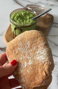 בורגר ירוק מפוצץ חלבון מהצומח ללא גלוטן טבעוני ואפוי בתנור